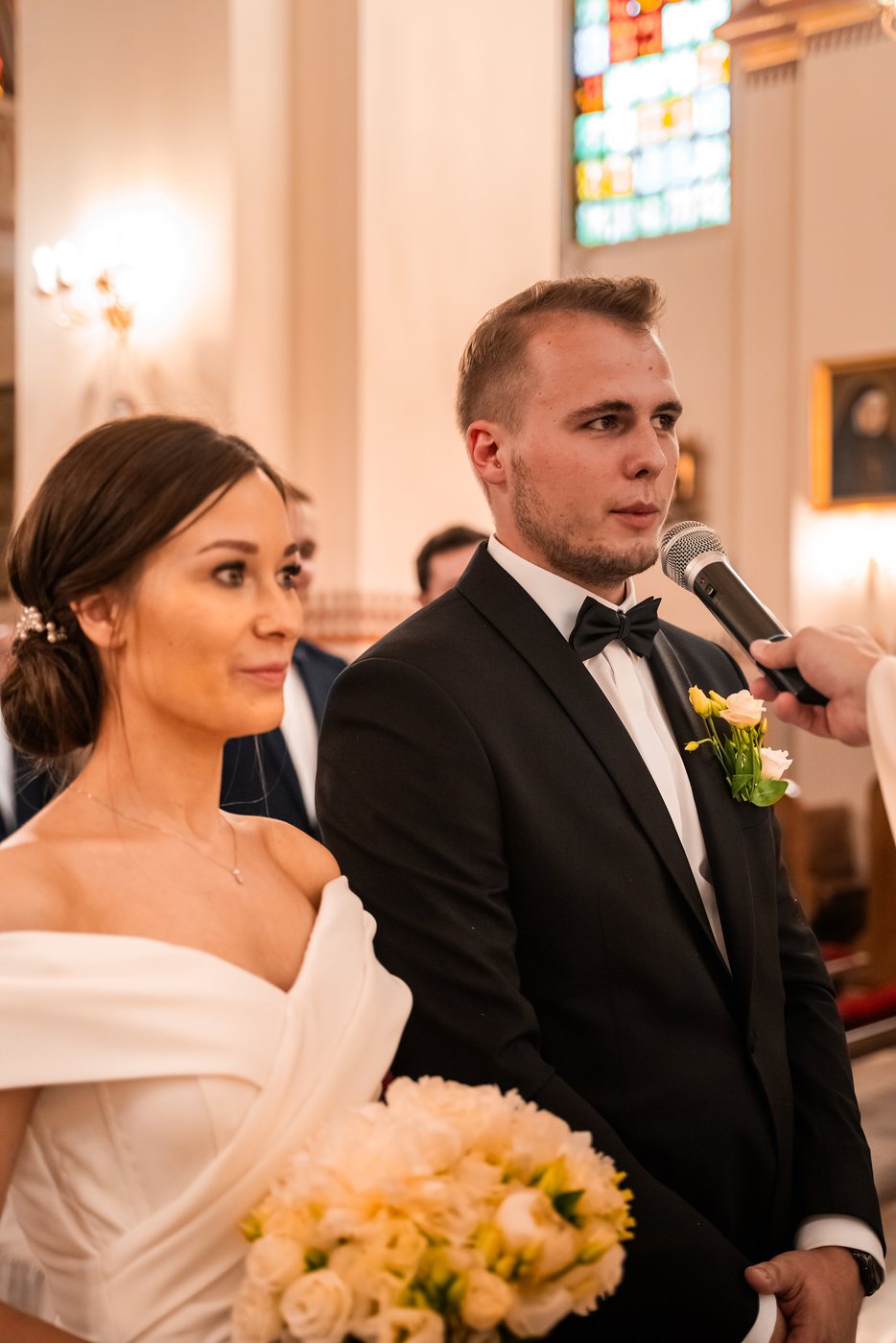 Przysięga małżeńska w kościele — ślub Malwina i Mateusz
